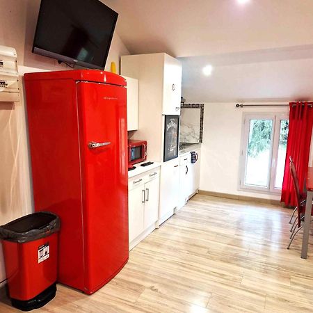 11 - Tres Joli 2 Pieces Tout Equipe Pour 1 A 5 Personnes, Vue Sur Parc Arbore, Parking Privatif Gratuit, Grand Fourgon Possible, Tout Le Linge De Maison Est Fourni Razac-sur-lʼIsle Dış mekan fotoğraf