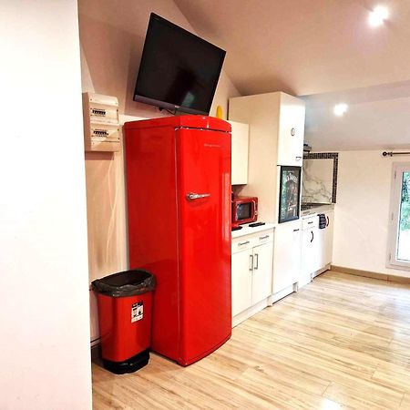 11 - Tres Joli 2 Pieces Tout Equipe Pour 1 A 5 Personnes, Vue Sur Parc Arbore, Parking Privatif Gratuit, Grand Fourgon Possible, Tout Le Linge De Maison Est Fourni Razac-sur-lʼIsle Dış mekan fotoğraf