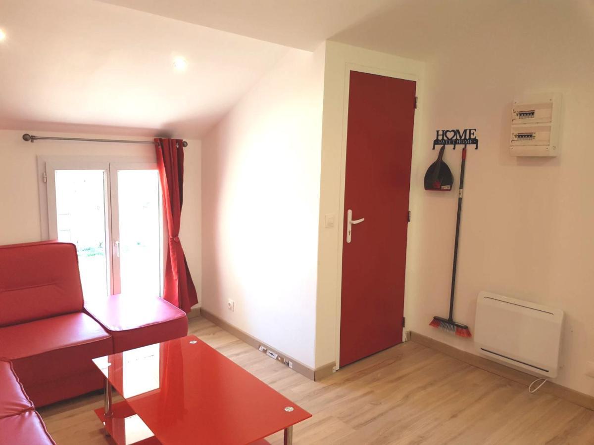 11 - Tres Joli 2 Pieces Tout Equipe Pour 1 A 5 Personnes, Vue Sur Parc Arbore, Parking Privatif Gratuit, Grand Fourgon Possible, Tout Le Linge De Maison Est Fourni Razac-sur-lʼIsle Dış mekan fotoğraf