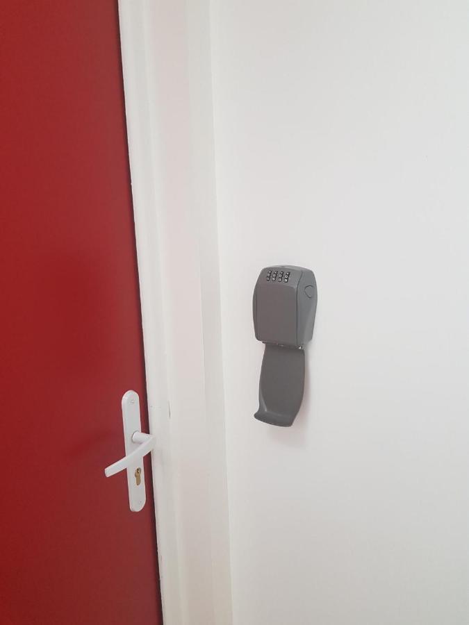 11 - Tres Joli 2 Pieces Tout Equipe Pour 1 A 5 Personnes, Vue Sur Parc Arbore, Parking Privatif Gratuit, Grand Fourgon Possible, Tout Le Linge De Maison Est Fourni Razac-sur-lʼIsle Dış mekan fotoğraf