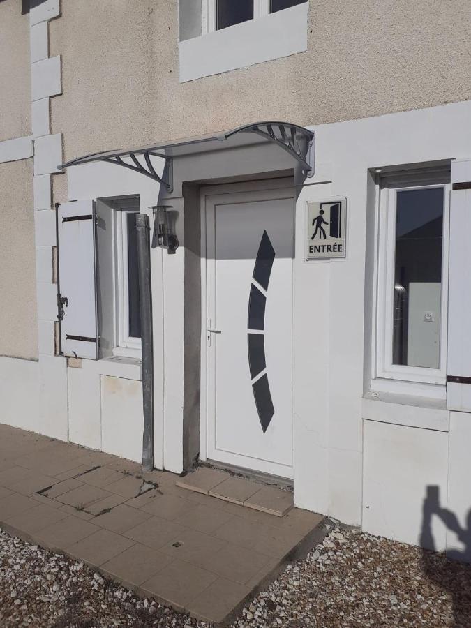 11 - Tres Joli 2 Pieces Tout Equipe Pour 1 A 5 Personnes, Vue Sur Parc Arbore, Parking Privatif Gratuit, Grand Fourgon Possible, Tout Le Linge De Maison Est Fourni Razac-sur-lʼIsle Dış mekan fotoğraf